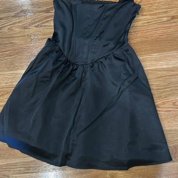 Black satin fit and flare boned bodice mini dress small new with tags - Picture 3 of 7